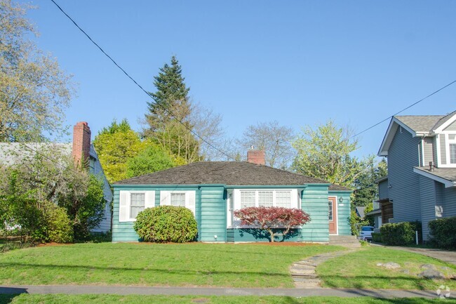 Building Photo - 2bd/1ba Seattle Home