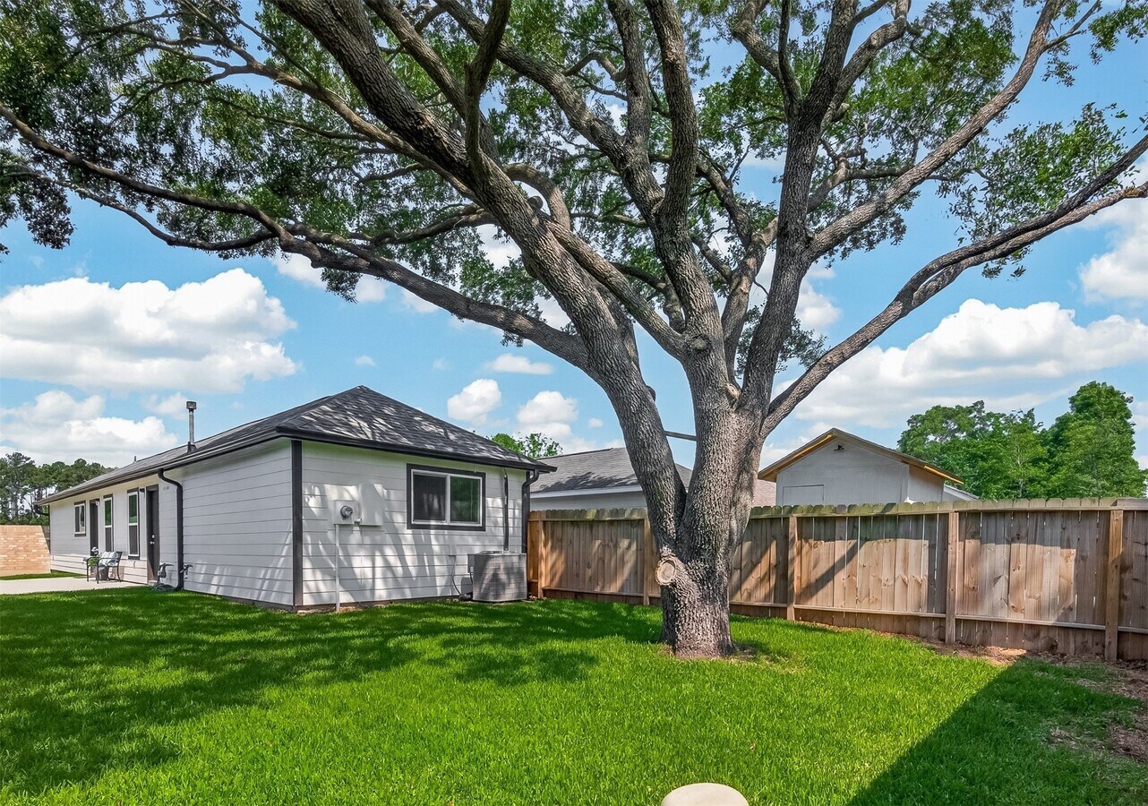 Photo - 13843 Northlake Dr
