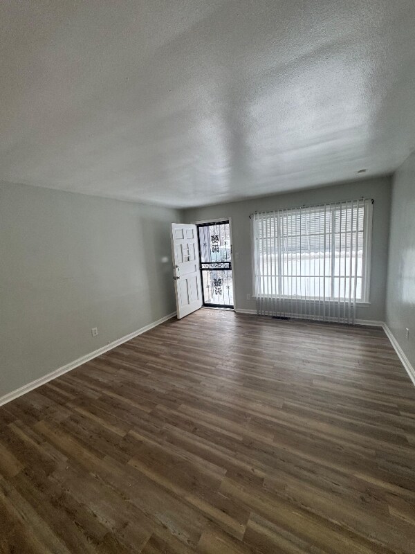 Photo - 3830 E 189th St