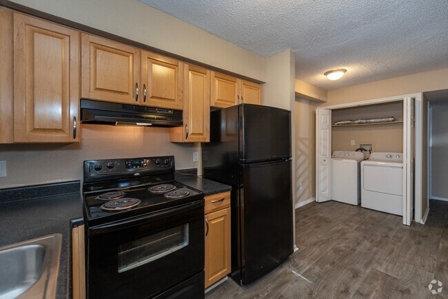 Building Photo - Forest Lake at City Center Rental