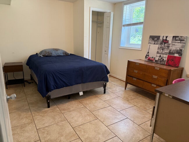 Building Photo - 12806 Colby Dr Rental
