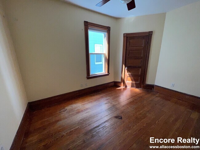 Photo - 8-8 Sunset St Unit 3