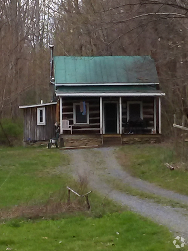 Building Photo - Log cabin in Goshen Rental