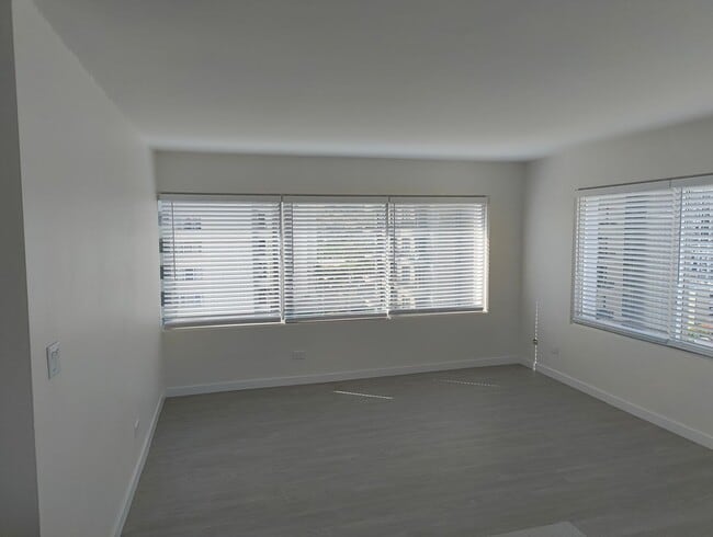 Photo - 2bd 2ba in Waikiki – Available Now!