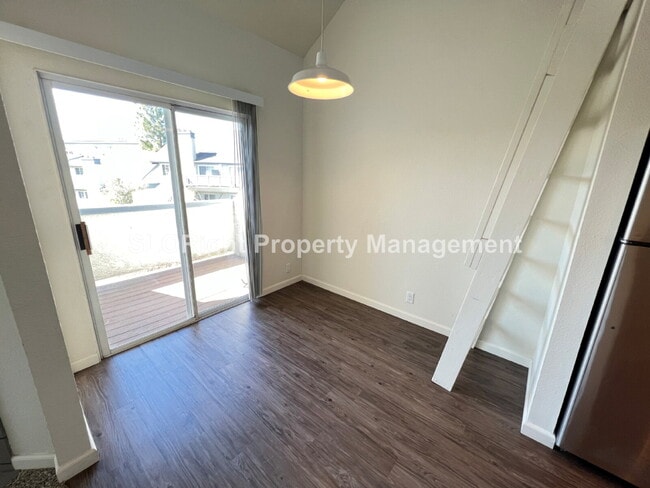 Photo - AVAILABLE AUGUST - Upstairs San Luis Obispo Condo - 2 Bedroom / 1 Bathroom Unit D