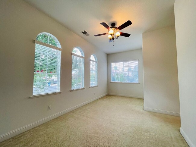 Photo - 1823 N Holly Ave