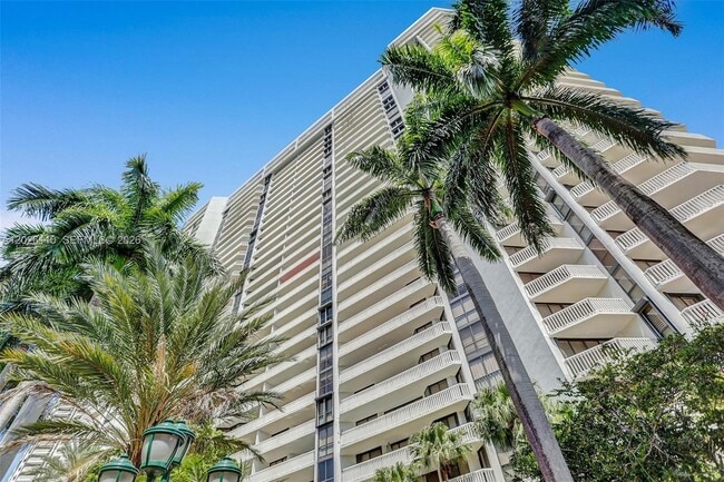Building Photo - 2000 Island Blvd Unit 1108