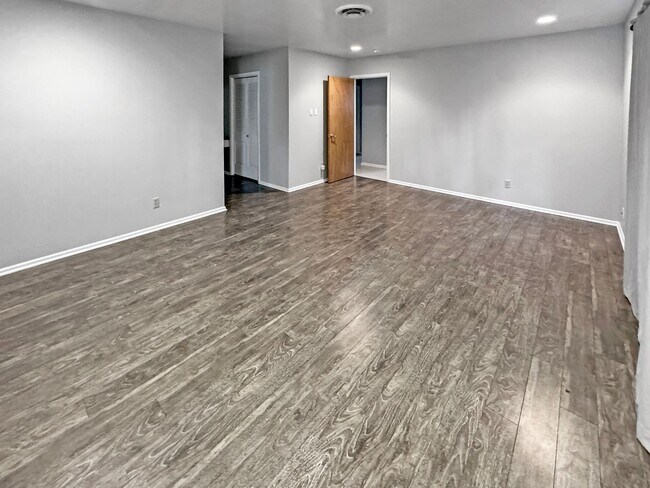 Photo - One Story in Dreamland Oaks