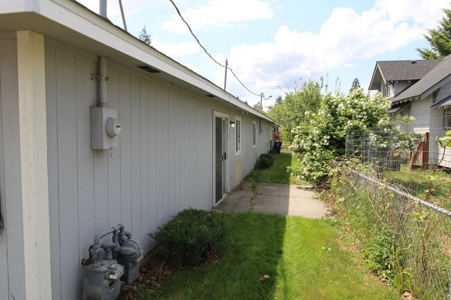 Photo - 1020 W Lacrosse Ave Unit 1020