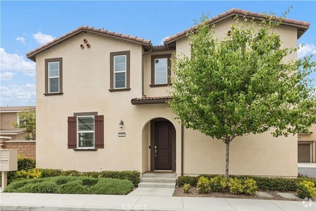Building Photo - Great 3 bed 3 bath home
