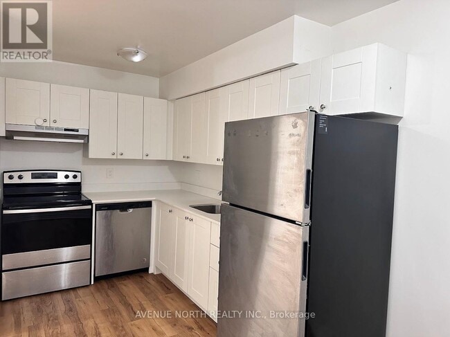Photo - 1460 Foxwell St