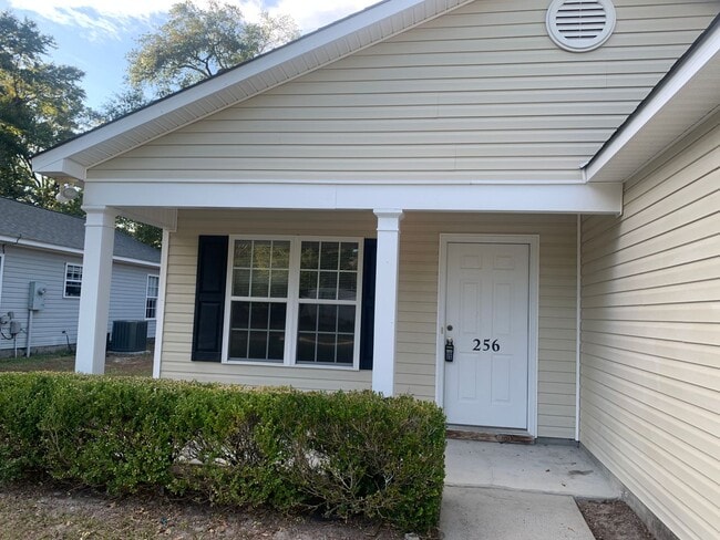 Photo - 3 Bedroom 2 Bath House on Avondale Availab...