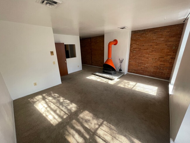 Building Photo - 1629 South St Rental