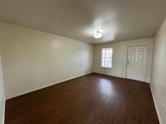 3301 Barcelona Dr Unit C