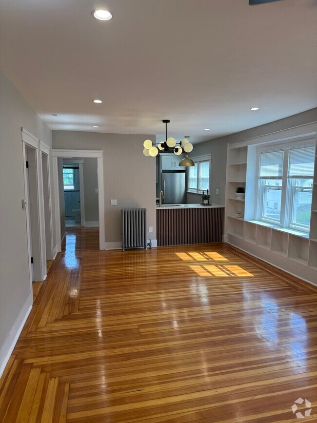 Building Photo - 64 Rochambeau Ave Rental