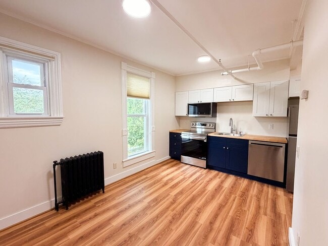 40 E Main St Unit B
