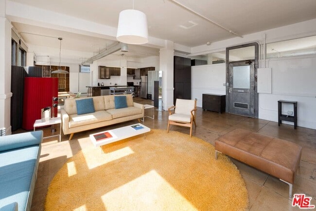 Photo - 108 W 2nd St Unit 606