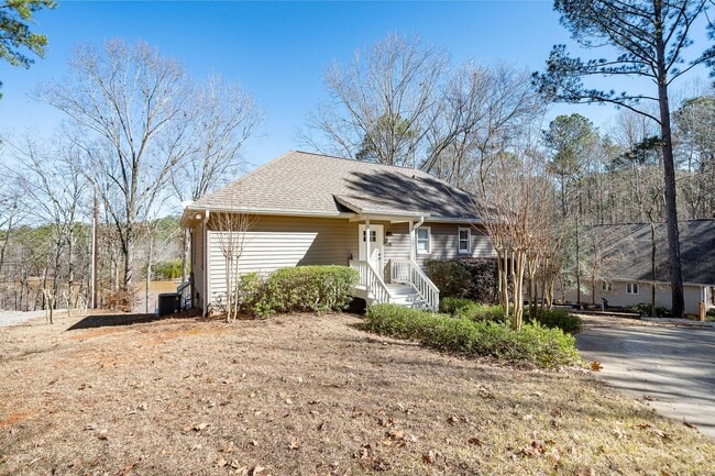 Photo - Lakefront Oconee Home