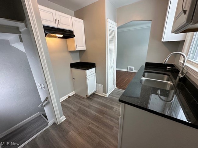 Photo - 5185 Anthony St