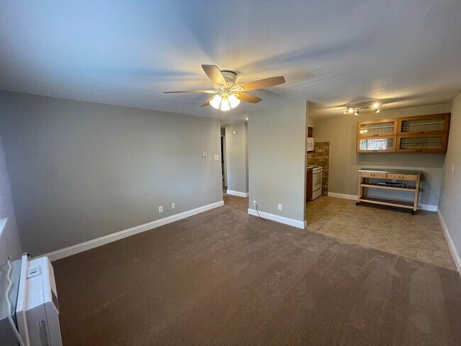 Living Room [Actual unit may vary]