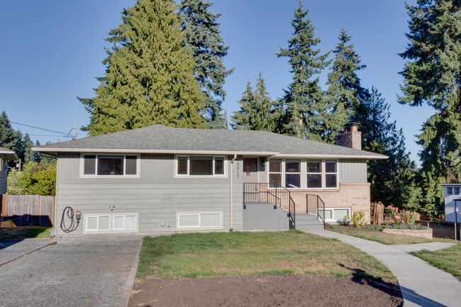 Front of the house on a quiet cul-de-sac. - 18917 66th Pl W Unit Downstairs