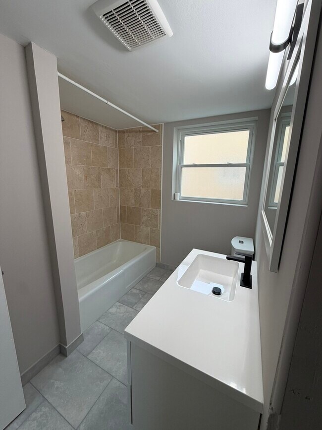 Photo - 1407 Roosevelt Rd