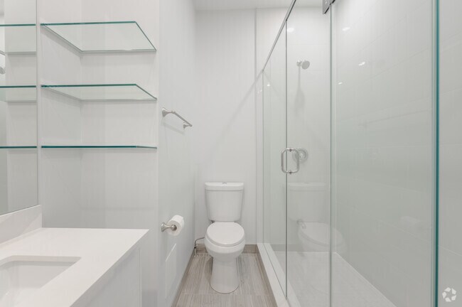 2BR, 1BA - 673SF - Bathroom - 592-596 Church St & 67-71 Gloucester St