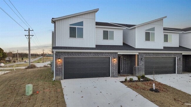 Photo - 1851 Lapis Ave