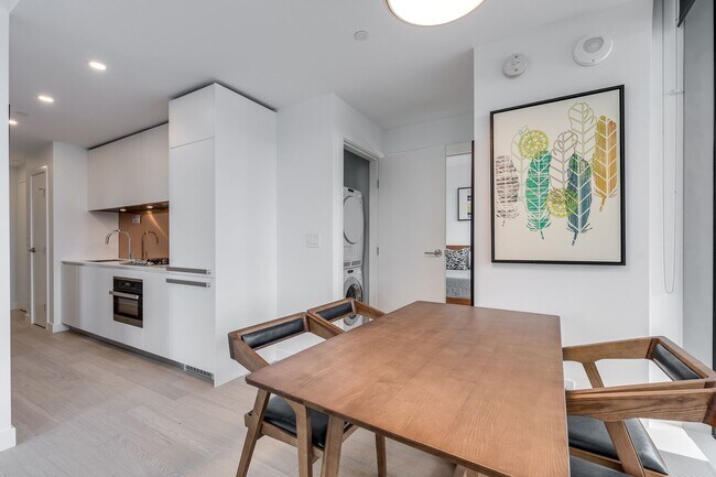 Photo - 1480 Howe St