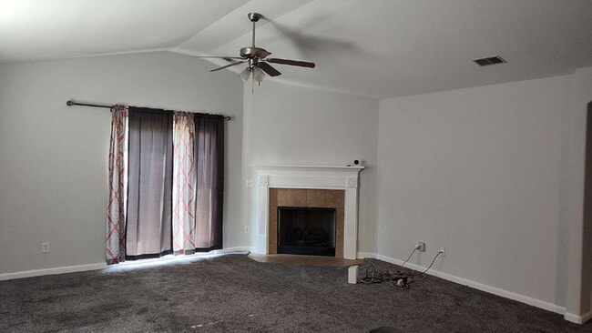166 Lakepointe Dr