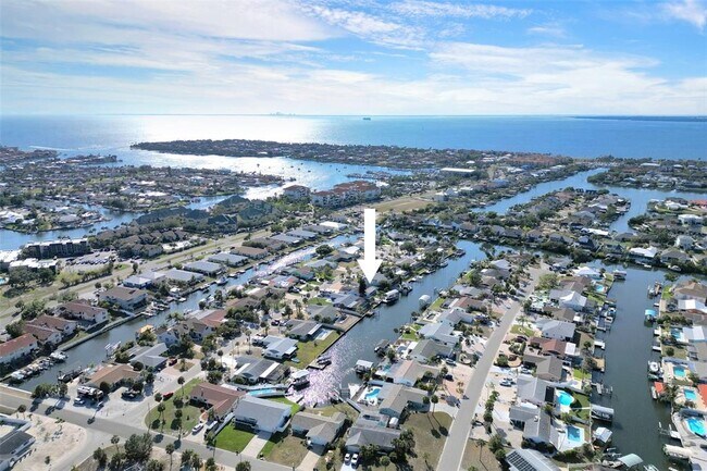 Photo - 1015 Spindle Palm Way