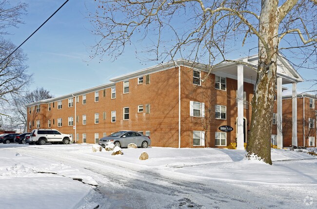 Photo - Hardin Manor Apartments