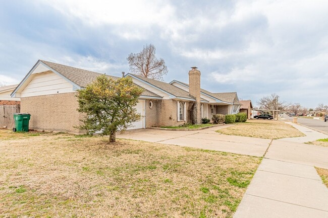 Photo - 4 Bed 2 Bath in SW Oklahoma City
