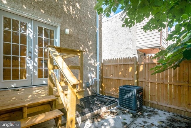 Photo - 2612 Titan St