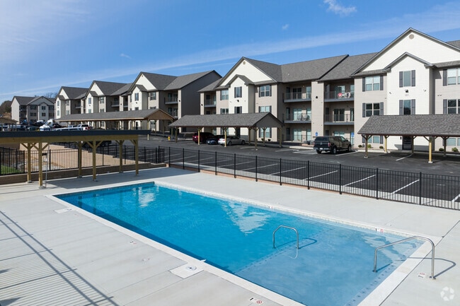 Miller Crossing Apartments & Villas