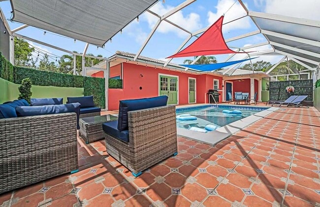 Building Photo - 532 N Palmway Rental