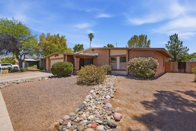 Photo - 2920 N La Chiquita Ave