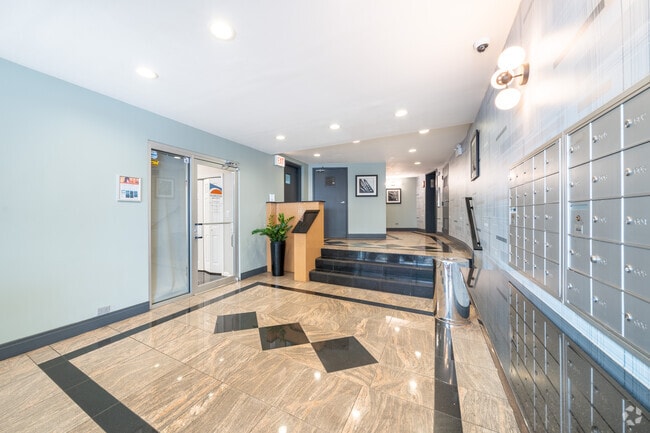 Photo - Sheridan Lake - 6401 N Sheridan Rd