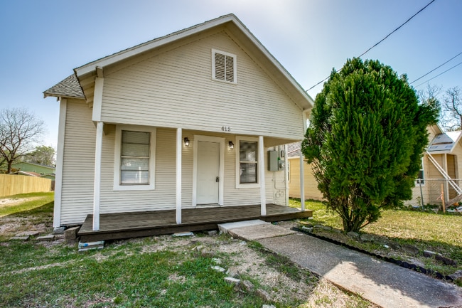 Building Photo - 415 5th St