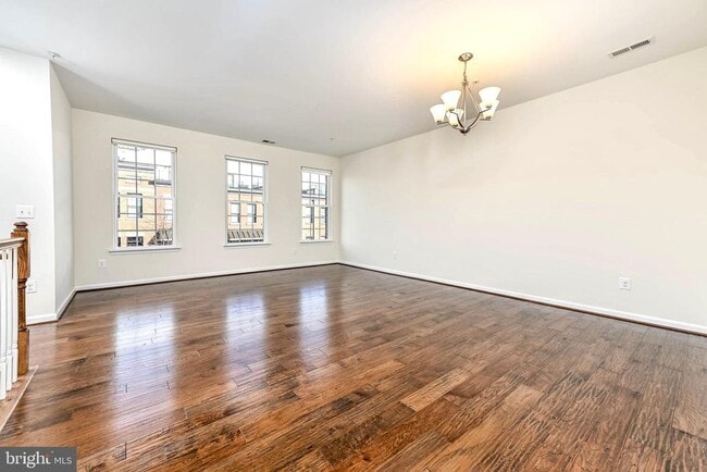 Photo - 459 Kornblau Terrace SE