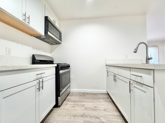 Building Photo - 3663 Vinton Ave Unit 4 Rental