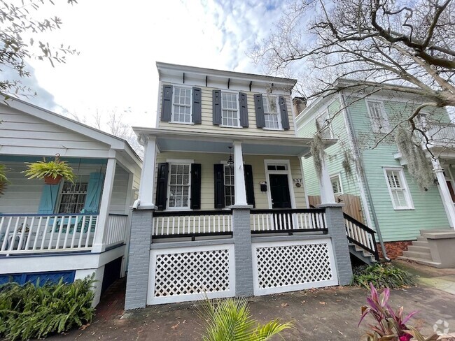 Building Photo - 2 BED | 1.5 BATH | VICTORIAN DISTRICT | PR... Rental