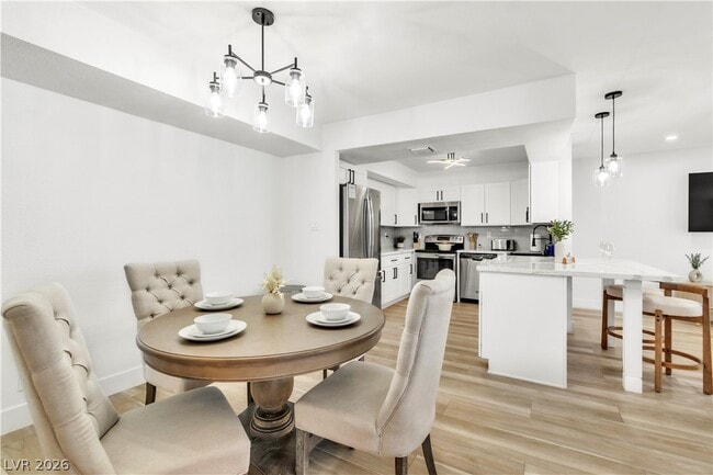 Photo - 3930 University Center Dr Unidad 101