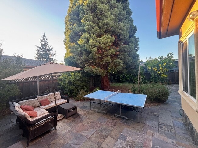 Photo - 596 Pettis Ave