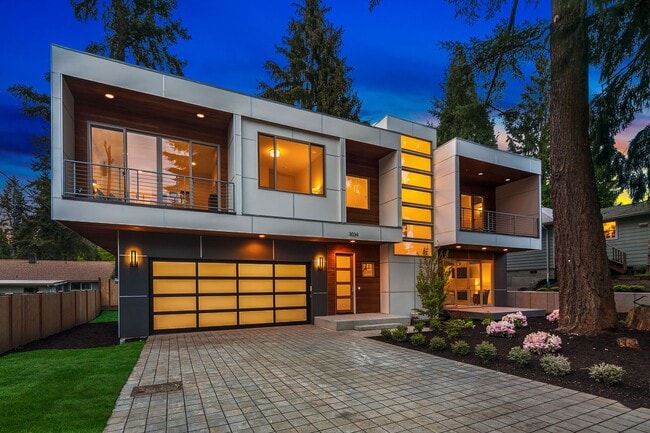 Building Photo - Leasing Luxury Home with 2 Master Suites i...