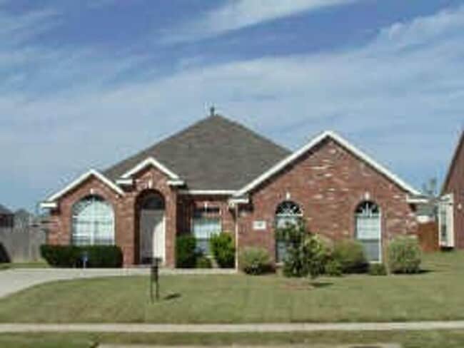 Building Photo - 1141 Nickerson Ln