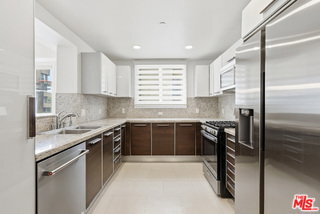 Photo - 325 N Arnaz Dr
