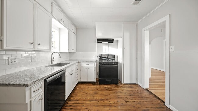 Photo - 213 12th Ave N