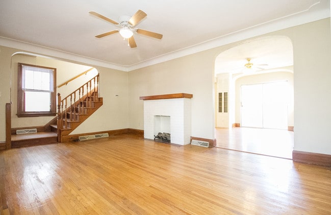 Photo - 3531 Hazelhurst Ave