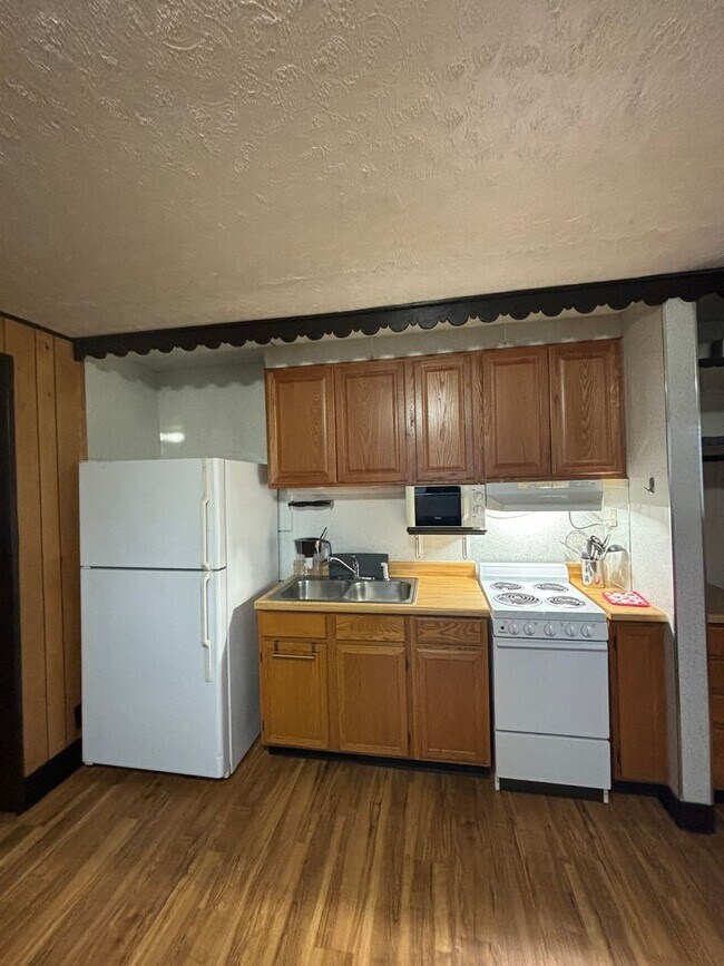 All utilities included 1 bedroom furnished... House House Rental in